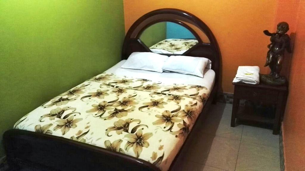 Hotel Eloy Alfaro Гуаякиль Экстерьер фото