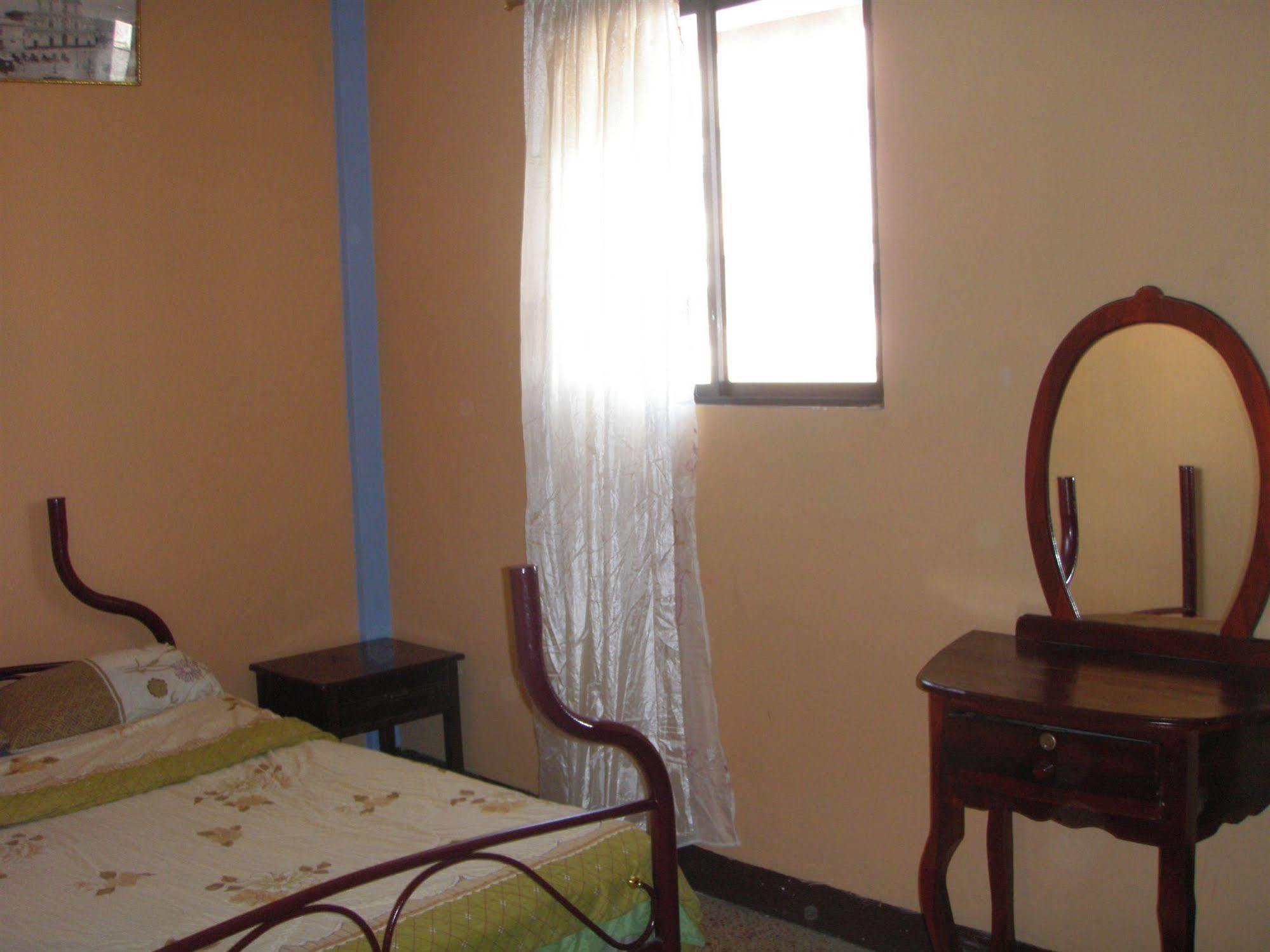 Hotel Eloy Alfaro Гуаякиль Экстерьер фото