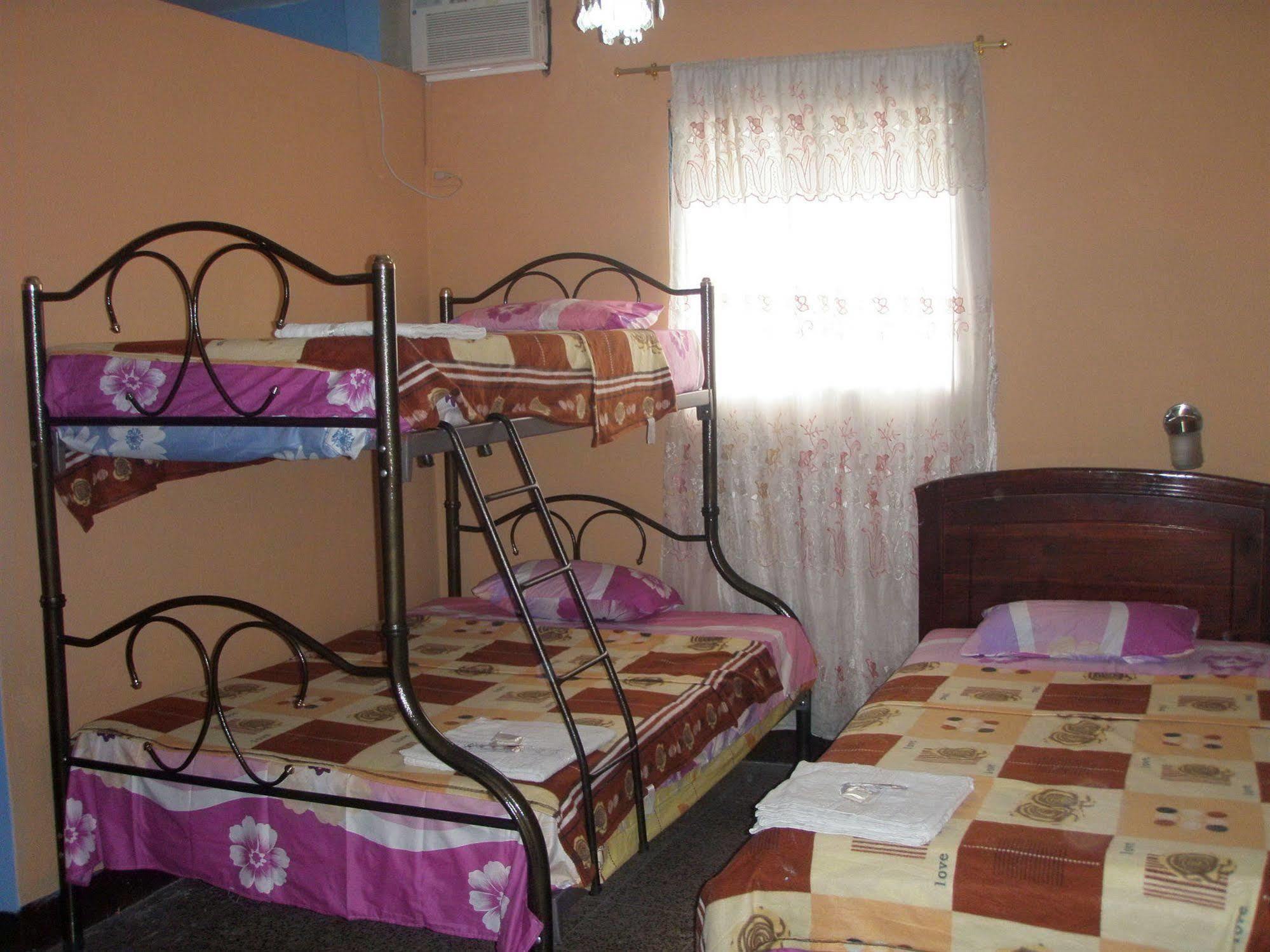 Hotel Eloy Alfaro Гуаякиль Экстерьер фото