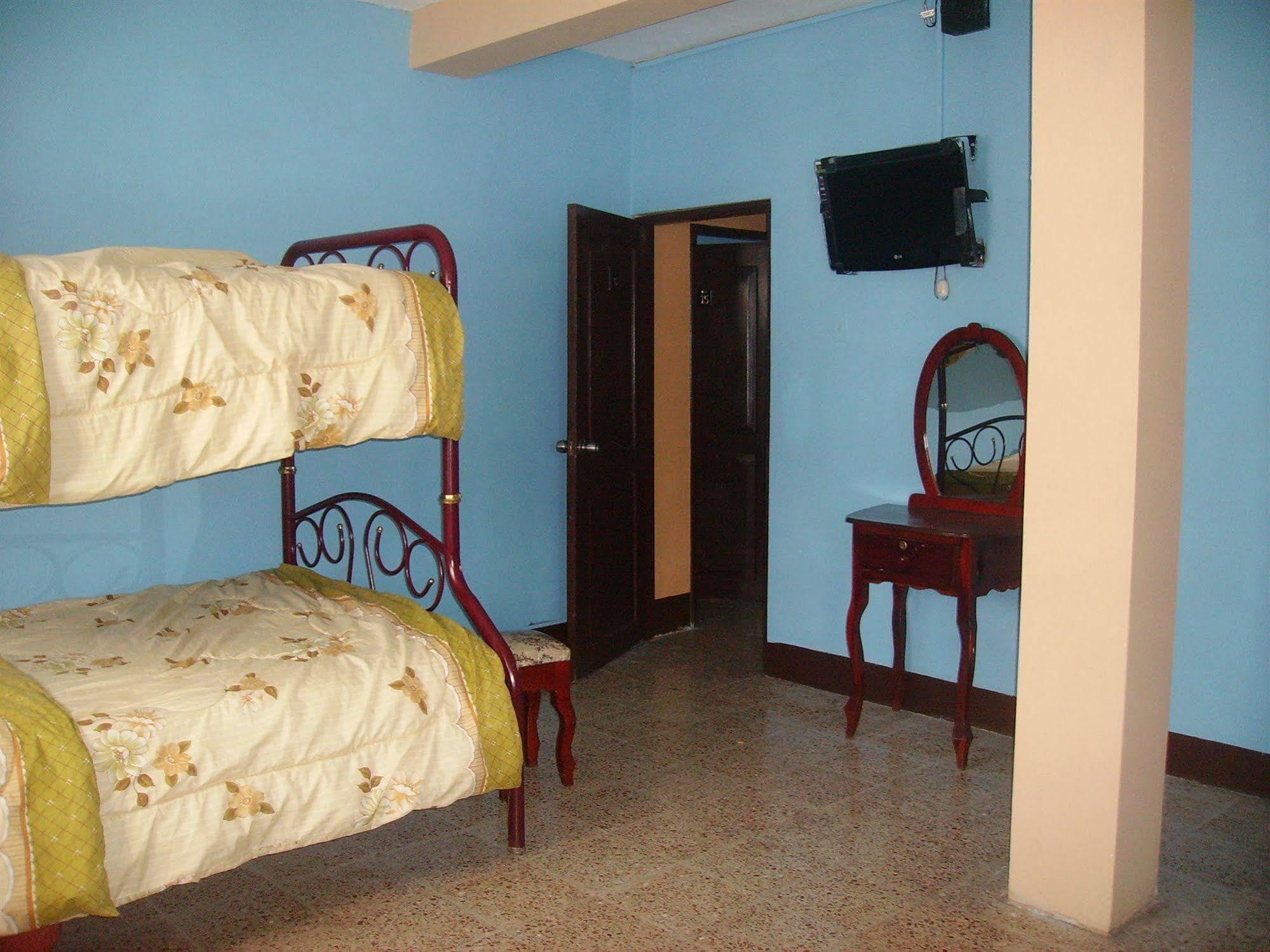 Hotel Eloy Alfaro Гуаякиль Экстерьер фото