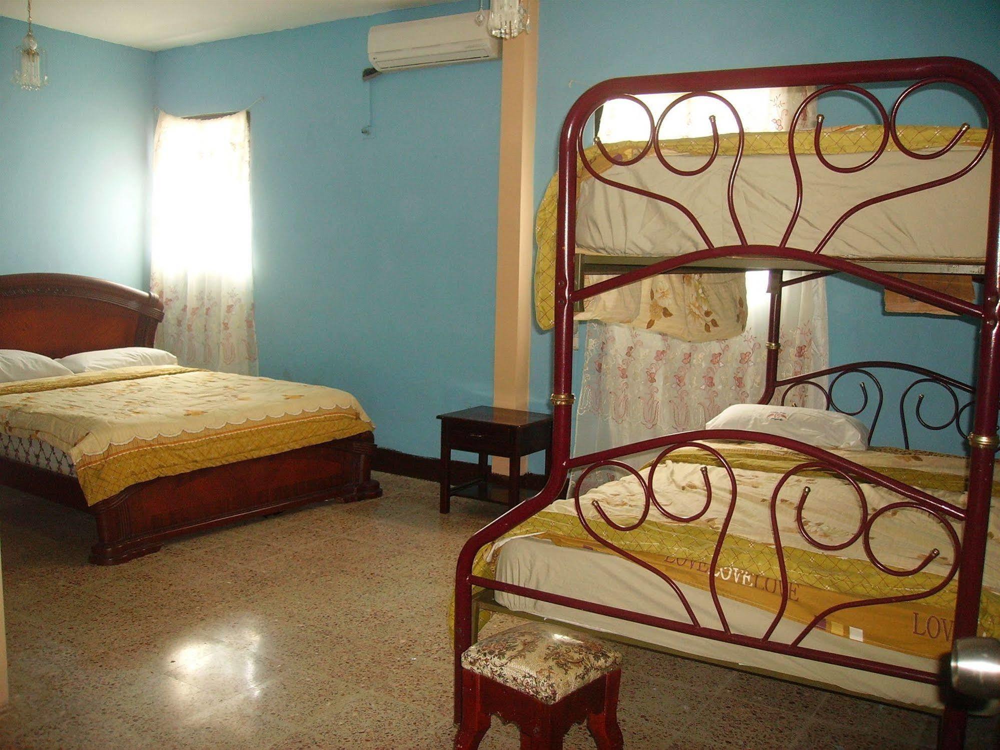 Hotel Eloy Alfaro Гуаякиль Экстерьер фото