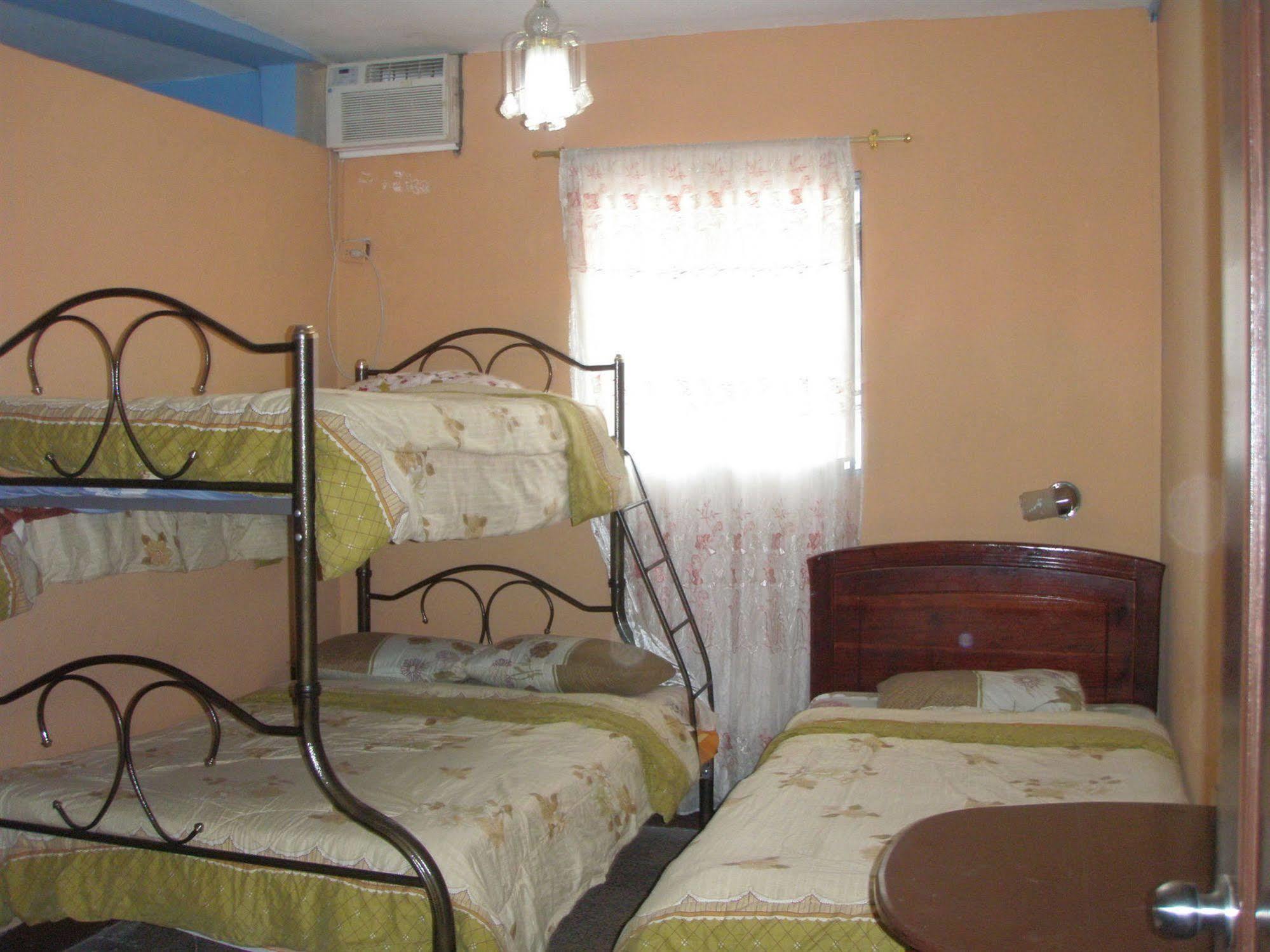 Hotel Eloy Alfaro Гуаякиль Экстерьер фото