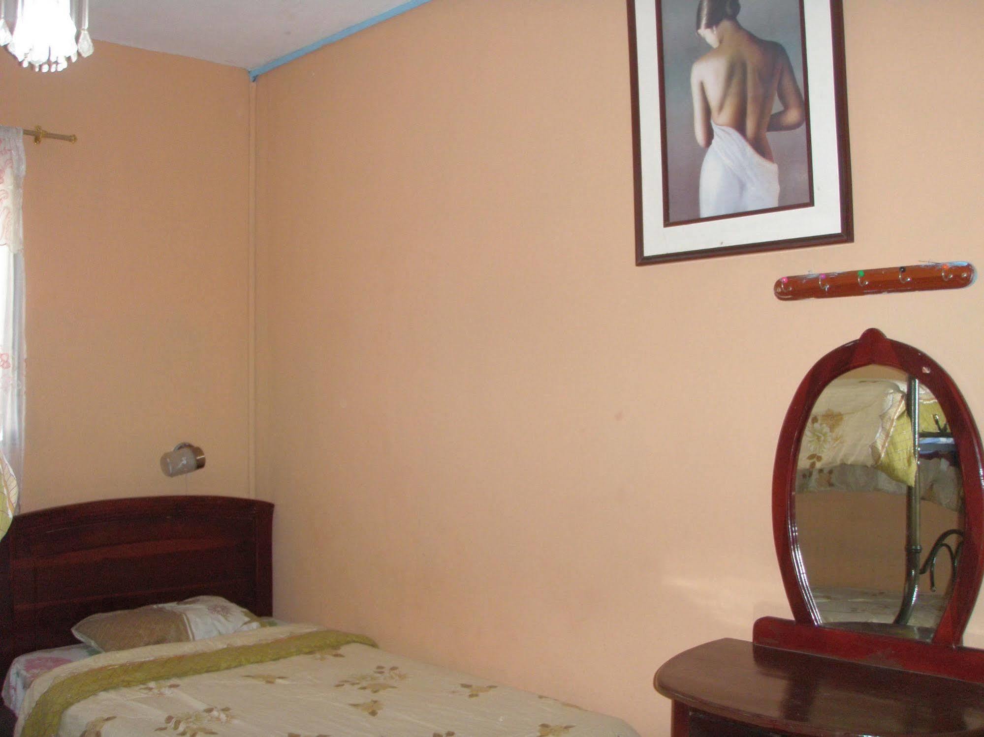 Hotel Eloy Alfaro Гуаякиль Экстерьер фото